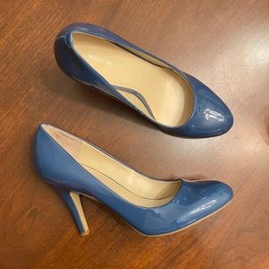 Nine West patten blue 3.5” heels. Rounded toe.